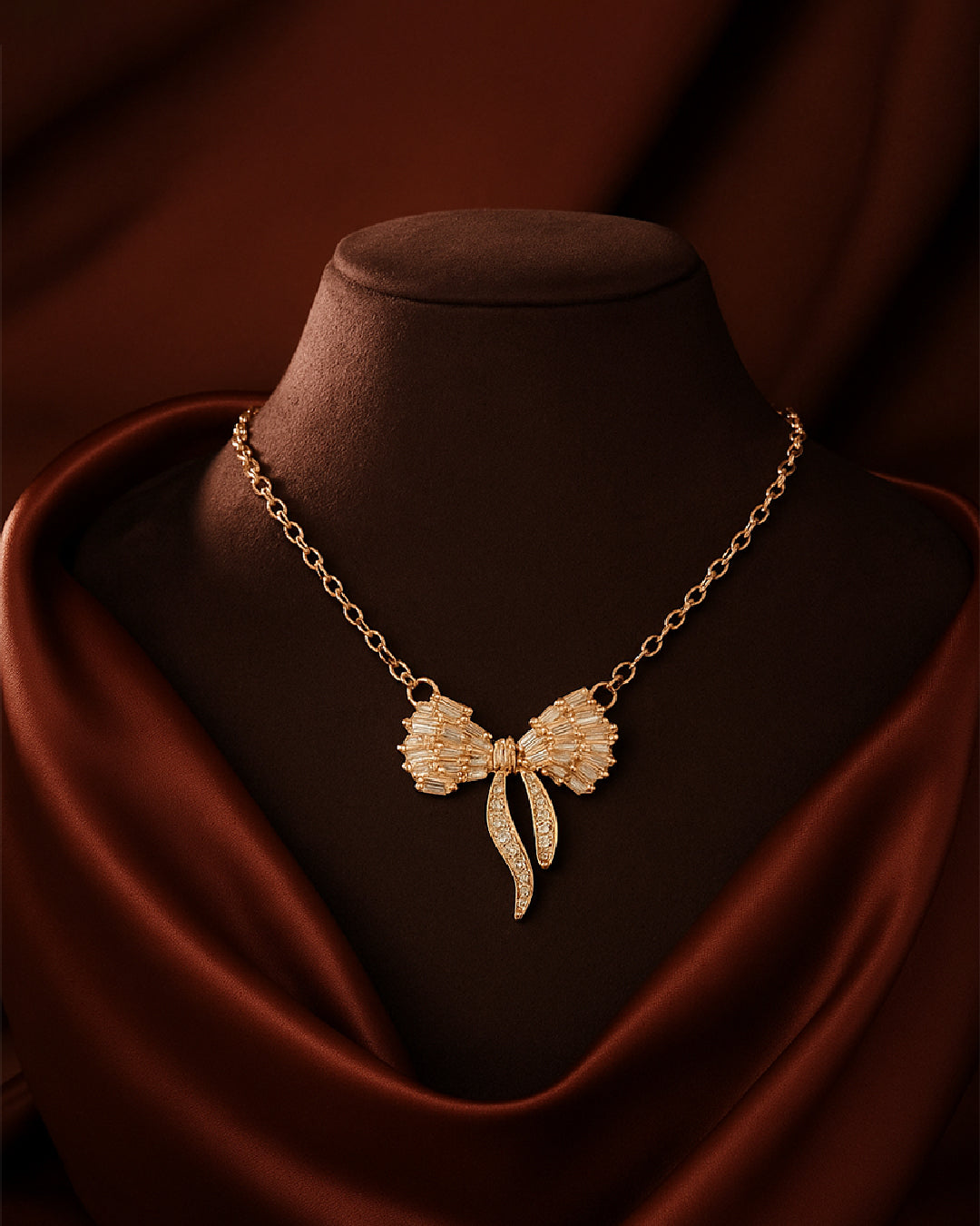 Dazzling Knot Pendant